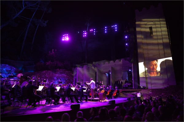 Michael Giacchino Conducting the Hollywood Studios Symphony Orchestra