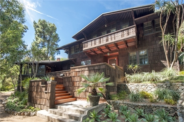 Sheryl Crow recently sold her compund that included this impeccably restored Craftsman home.
